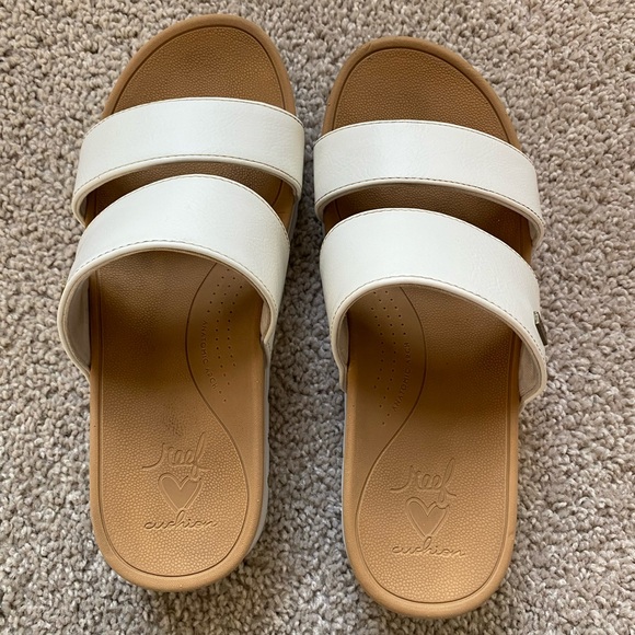White and Tan Women's reef cushioned platform sandals | size 6 - Picture 2 of 9